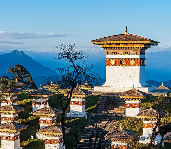 Drive to Punakha district (1300m/4,500ft) : The ancient capital of Bhutan